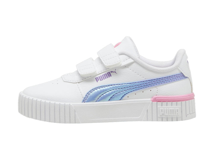Tenis PUMA blancos para niña con cierre de velcro, franja holográfica y detalle rosa en la suela.