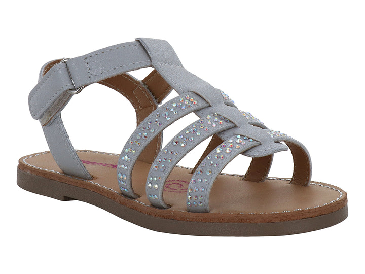 Sandalia color plata para niña con tiras decoradas con pedrería brillante y suela café.