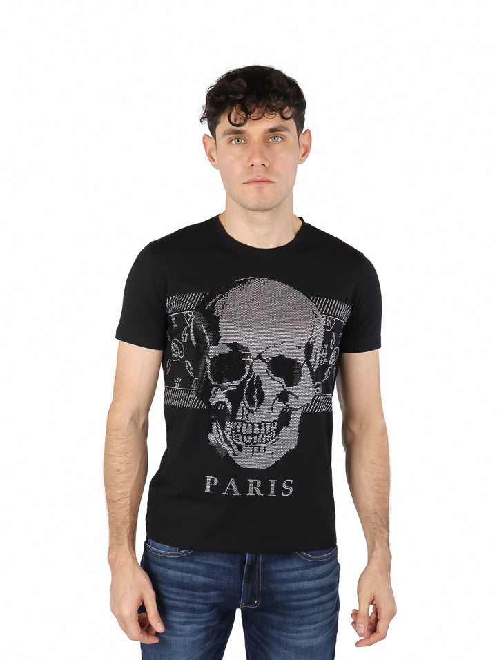 Playera negra de manga corta con estampado frontal de una calavera en color plata y texto PARIS.