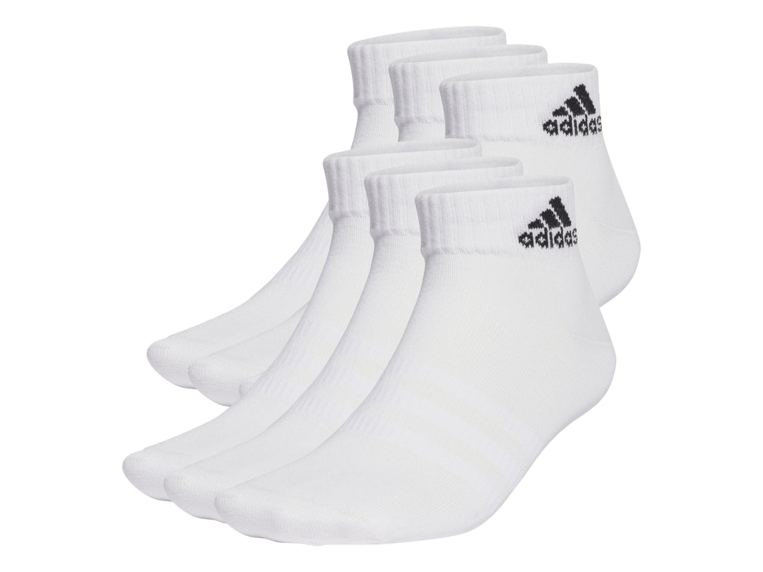 Paquete de 6 pares de calcetines cortos blancos Adidas con logotipo negro.
