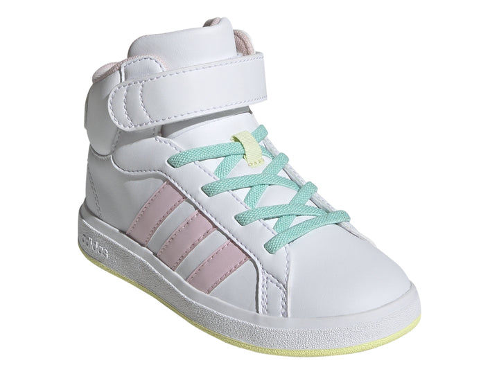 Tenis Adidas Grand Court Mid para niño en color blanco con detalles en rosa y amarillo, diseño de bota con correa.
