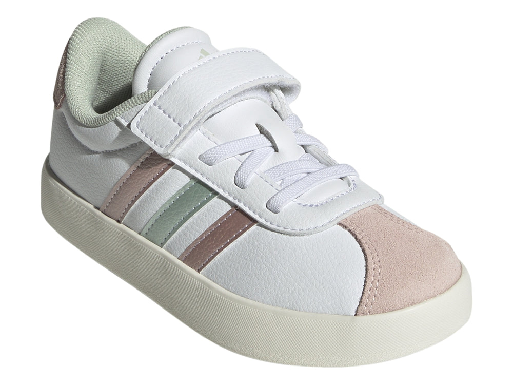 Tenis Adidas blancos para niño o niña con tres franjas metálicas en rosa y verde y cierre de velcro.