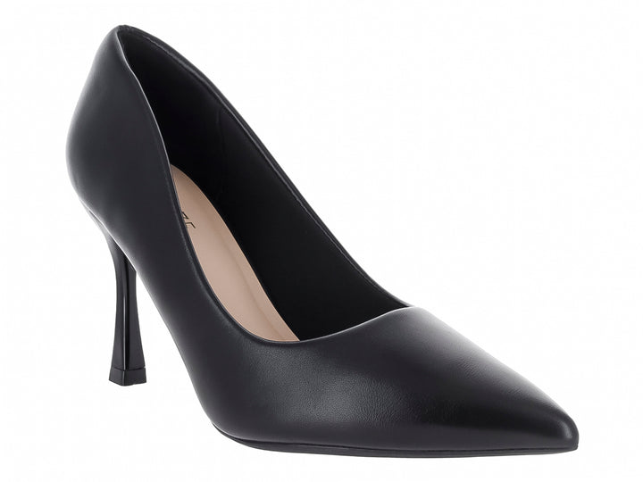 Zapato de tacón alto color negro con punta fina y acabado liso para mujer.