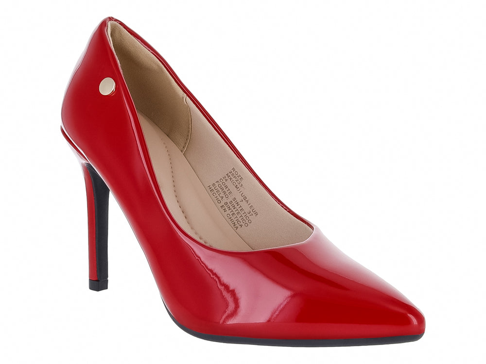 Zapato de tacón alto color rojo brillante con punta fina y tacón de aguja.