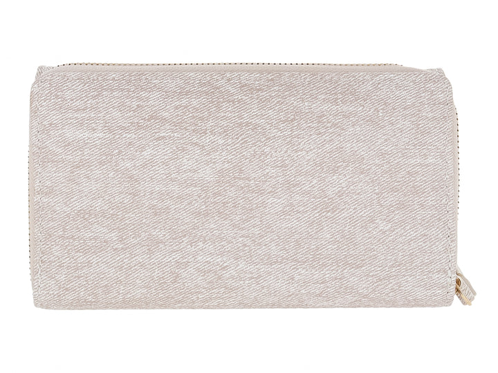 Bolso estilo cartera Felianna en color beige con textura rugosa y detalle metálico frontal.