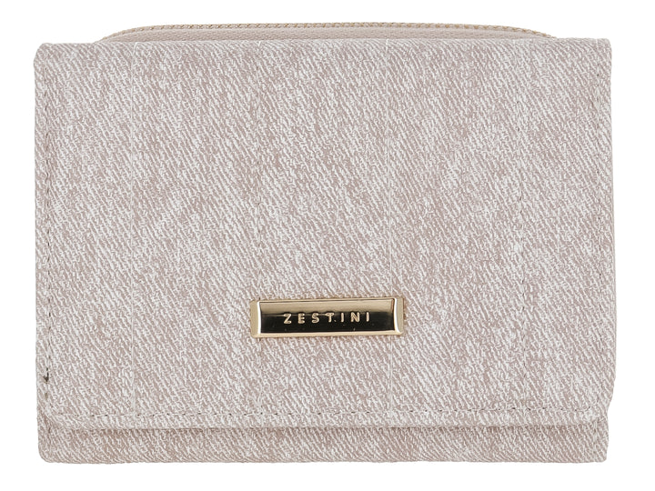 Monedero rectangular de tela color beige con textura rugosa y placa metálica dorada con la marca Zestini.