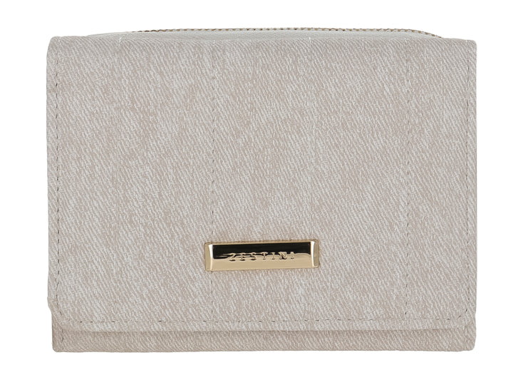 Monedero rectangular de tela color blanco con un detalle metálico dorado en el centro.