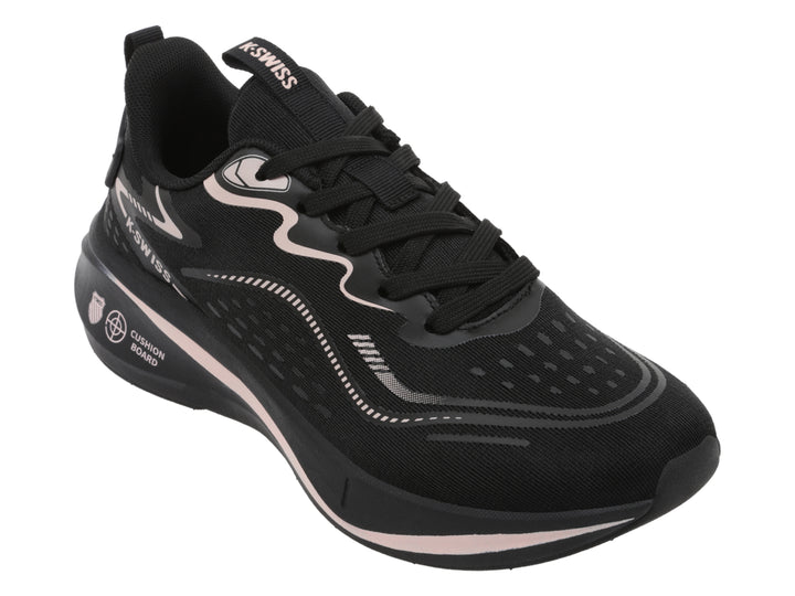 Tenis deportivos K-Swiss color negro con detalles en rosa en la suela y laterales.