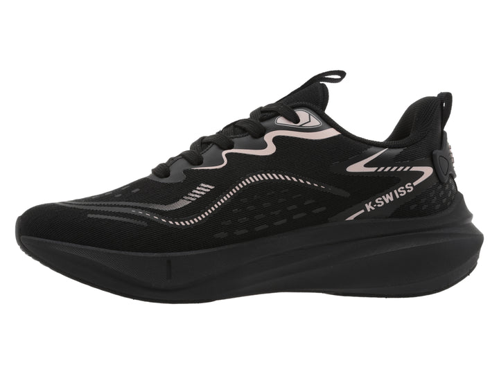 Tenis deportivos K-Swiss color negro con detalles en rosa en la suela y laterales.