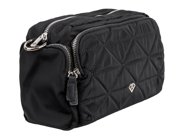 Bolso de hombro color negro con diseño acolchado y cierres metálicos laterales.