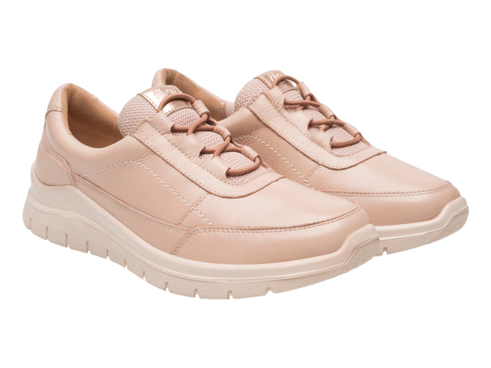 Zapato plano Flexi color rosa azure con suela blanca gruesa y acabado en cuero granulado.