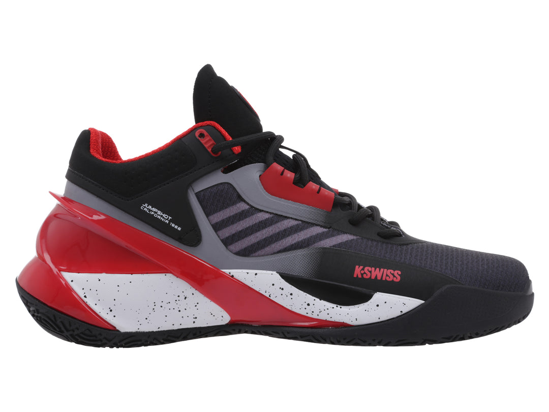 Tenis deportivos K-Swiss color negro y rojo con detalles en blanco y suela negra.