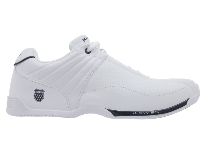 Tenis deportivos K-Swiss color blanco con detalles en azul y suela blanca.