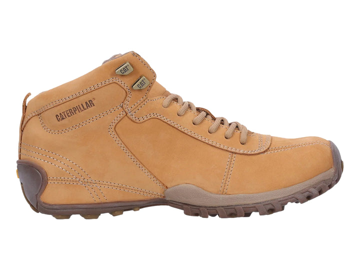 Bota Caterpillar de color miel en cuero nubuck con suela marrón y agujetas coordinadas.