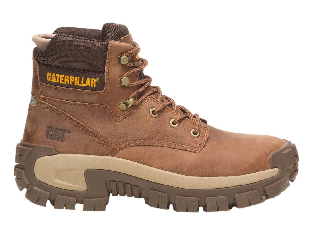 Bota de cuero color marrón marca Caterpillar con suela gruesa y resistente.