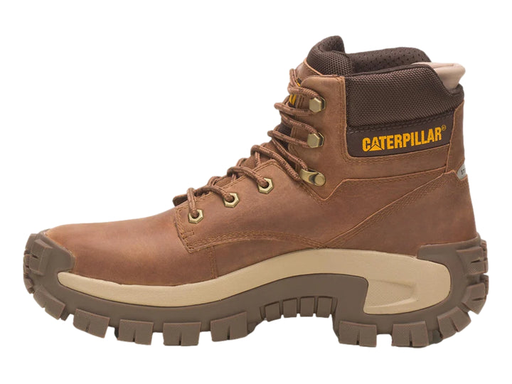 Bota de cuero color marrón marca Caterpillar con suela gruesa y resistente.