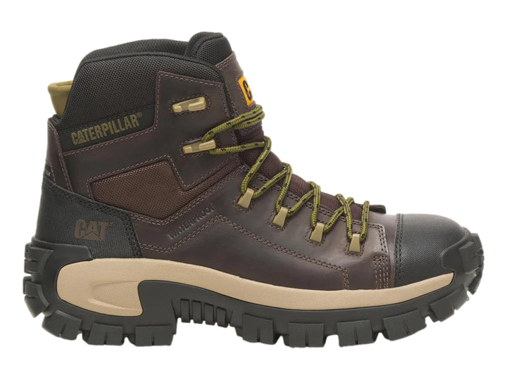 Bota de senderismo Caterpillar color marrón café con suela robusta en beige y negro.
