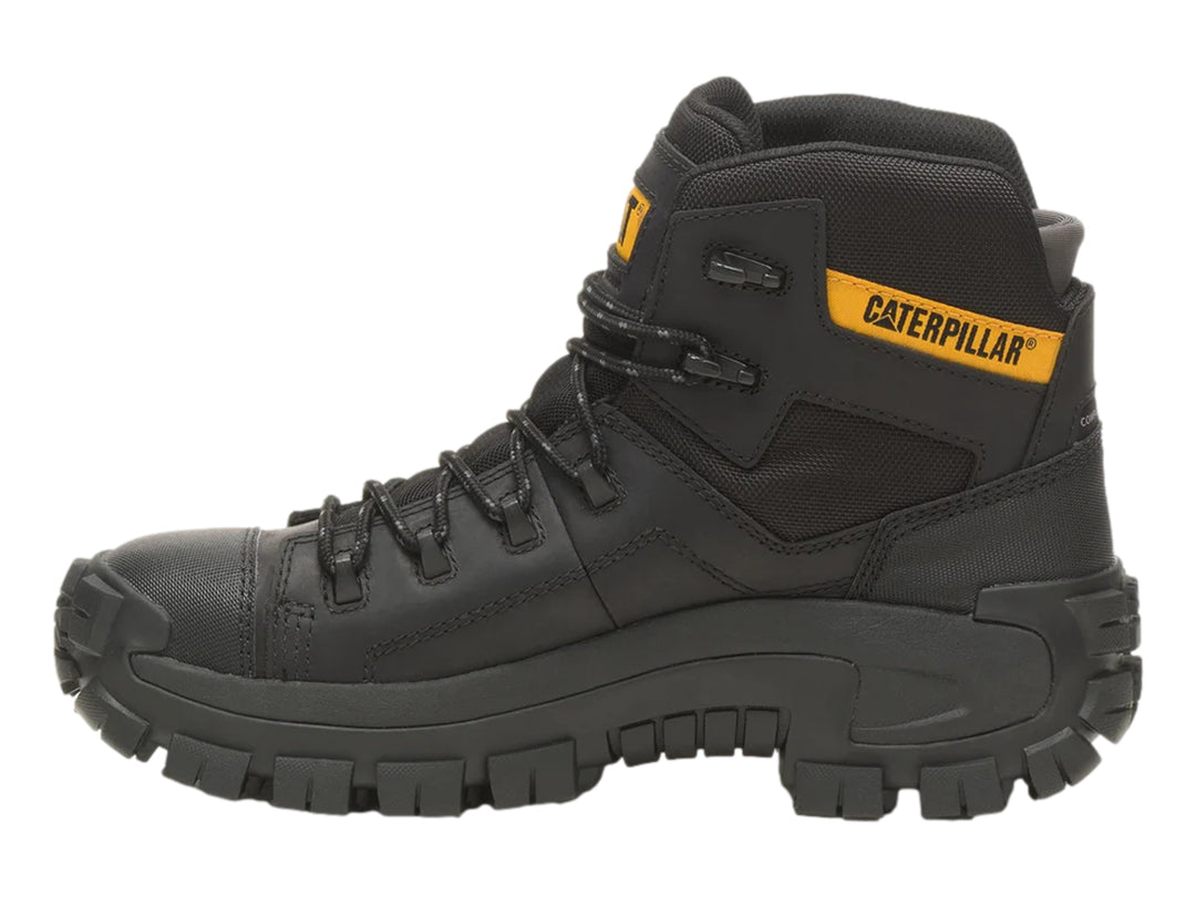 Bota de senderismo Caterpillar color negro con suela robusta y detalles en amarillo.