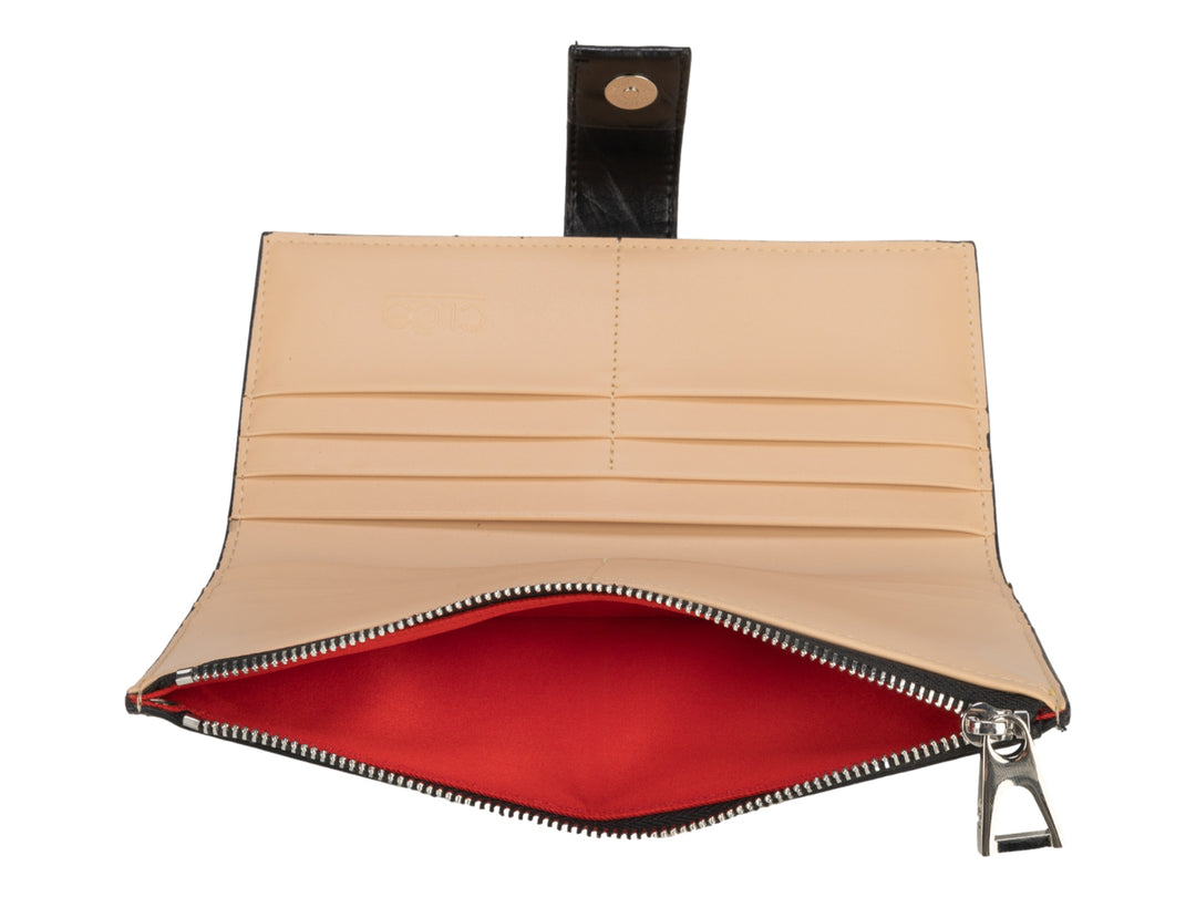 Cartera negra Cloe con textura arrugada y cierre superior.