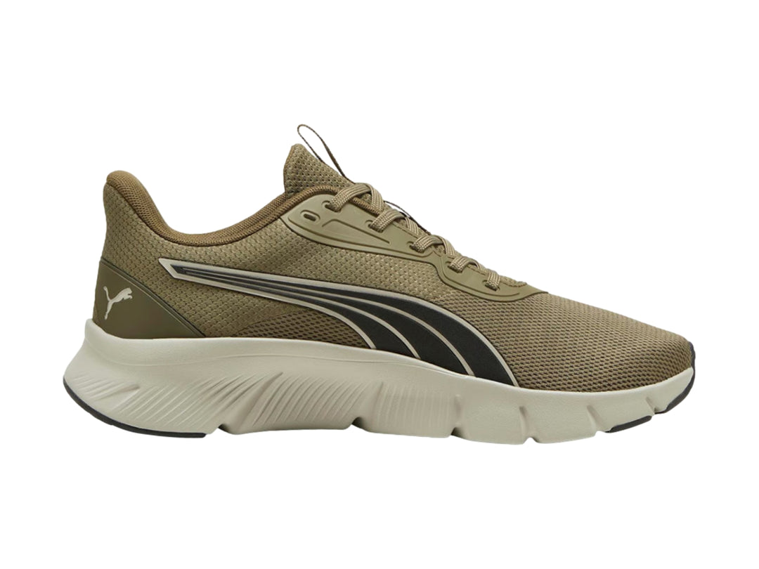 Tenis PUMA Flex Focus Lite Modern color oliva y beige con suela blanca y detalles negros.
