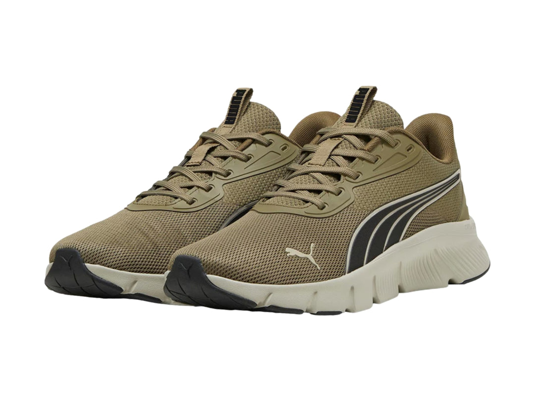 Tenis PUMA Flex Focus Lite Modern color oliva y beige con suela blanca y detalles negros.