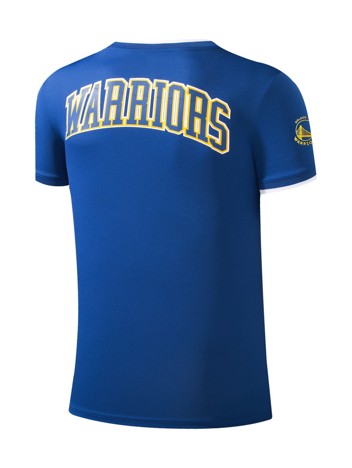 Jersey deportivo azul de los Golden State Warriors con logo amarillo frontal y detalles blancos en el cuello.