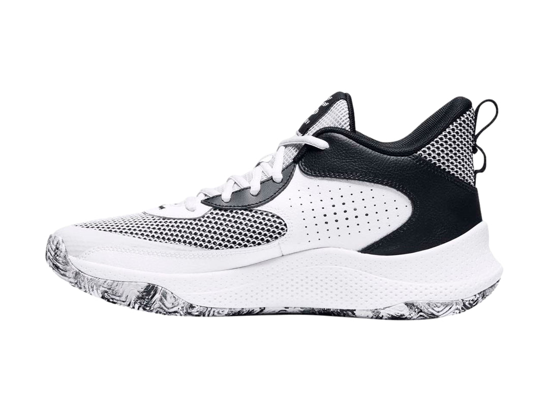 Tenis de baloncesto Under Armour Curry 3Z en color blanco y negro con detalles en malla.