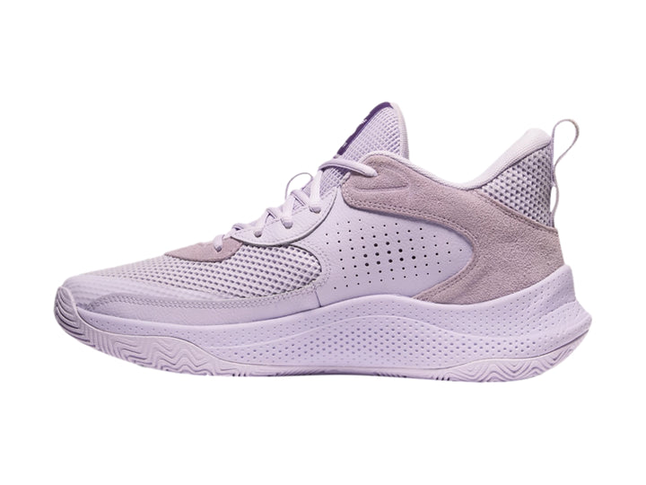 Tenis de baloncesto Under Armour Curry en color morado con tejido de malla y suela robusta.