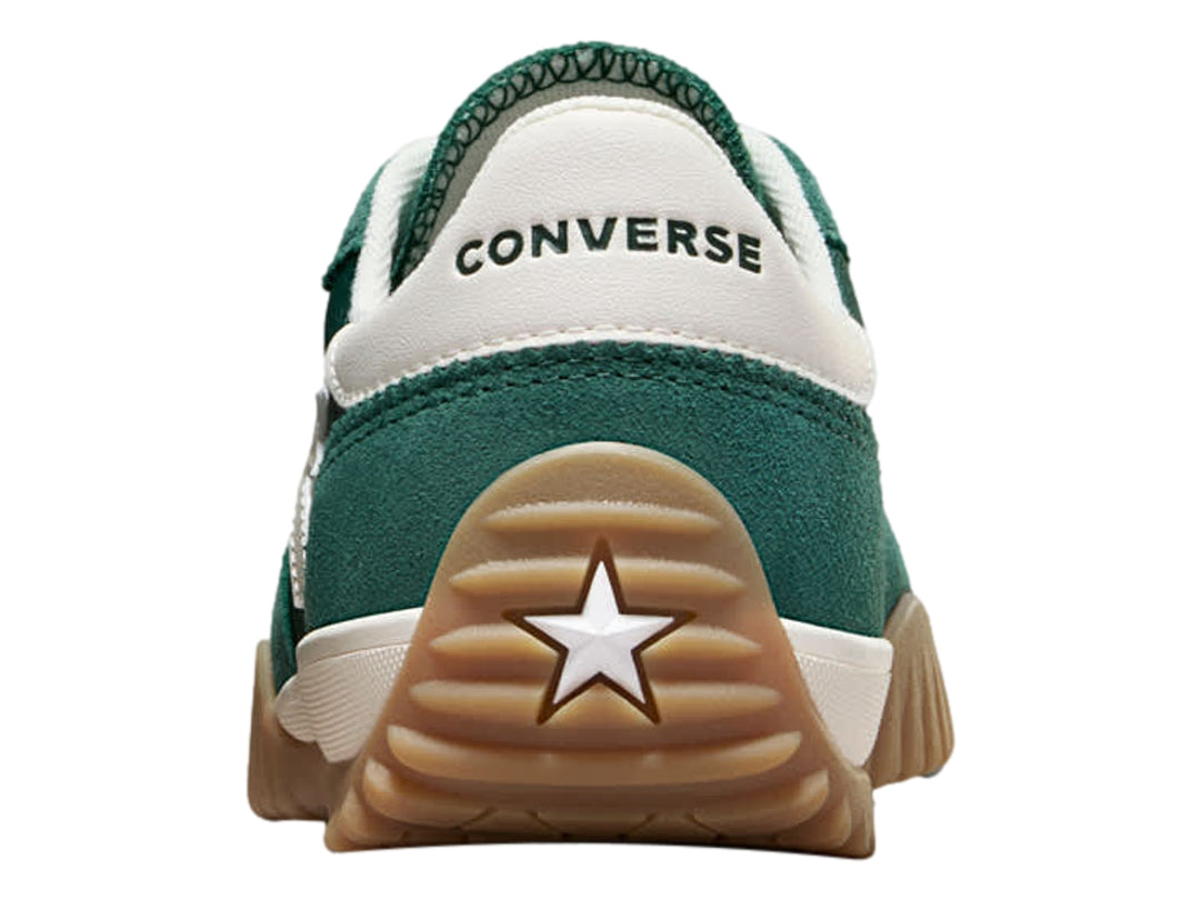 Tenis Converse Run Star Trainer color verde con suela marrón y detalles blancos.