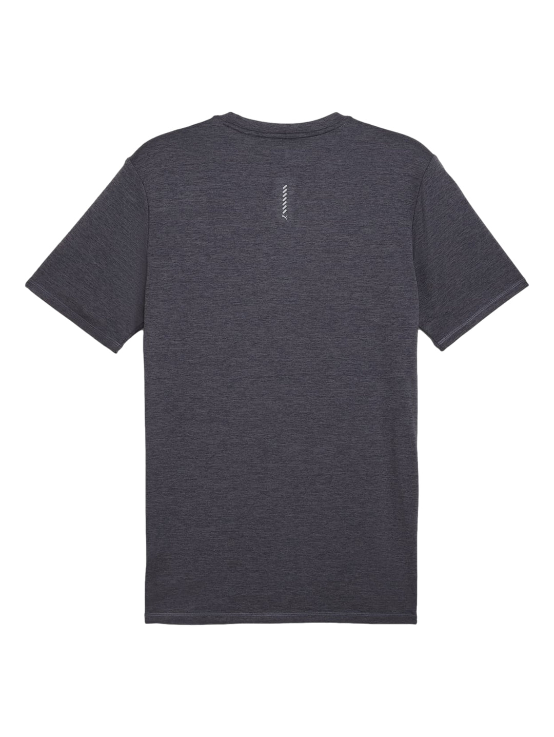 Hombre vistiendo camiseta deportiva PUMA de color gris galáctico jaspeado y manga corta.