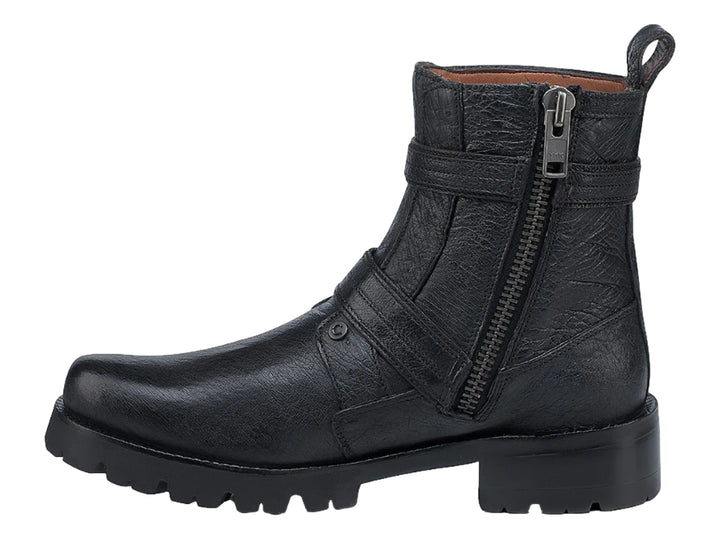 Bota de cuero de avestruz color negro con suela track y detalle de hebilla.