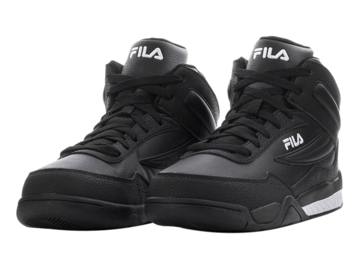 Tenis deportivos FILA Clincher de bota alta en color negro con detalles blancos en la suela y logotipo lateral.