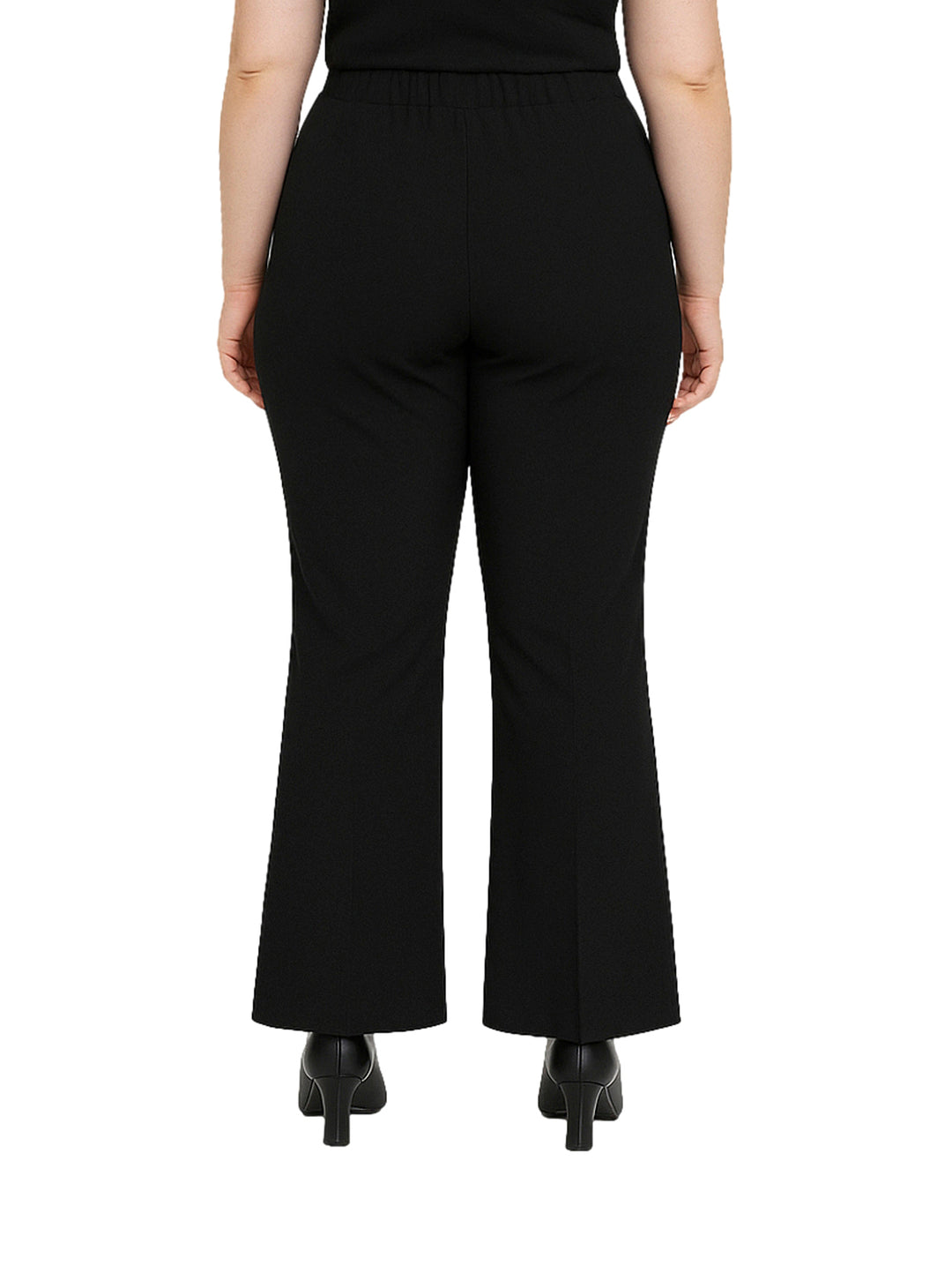 Pantalón de maternidad color negro con aberturas laterales en el ruedo.