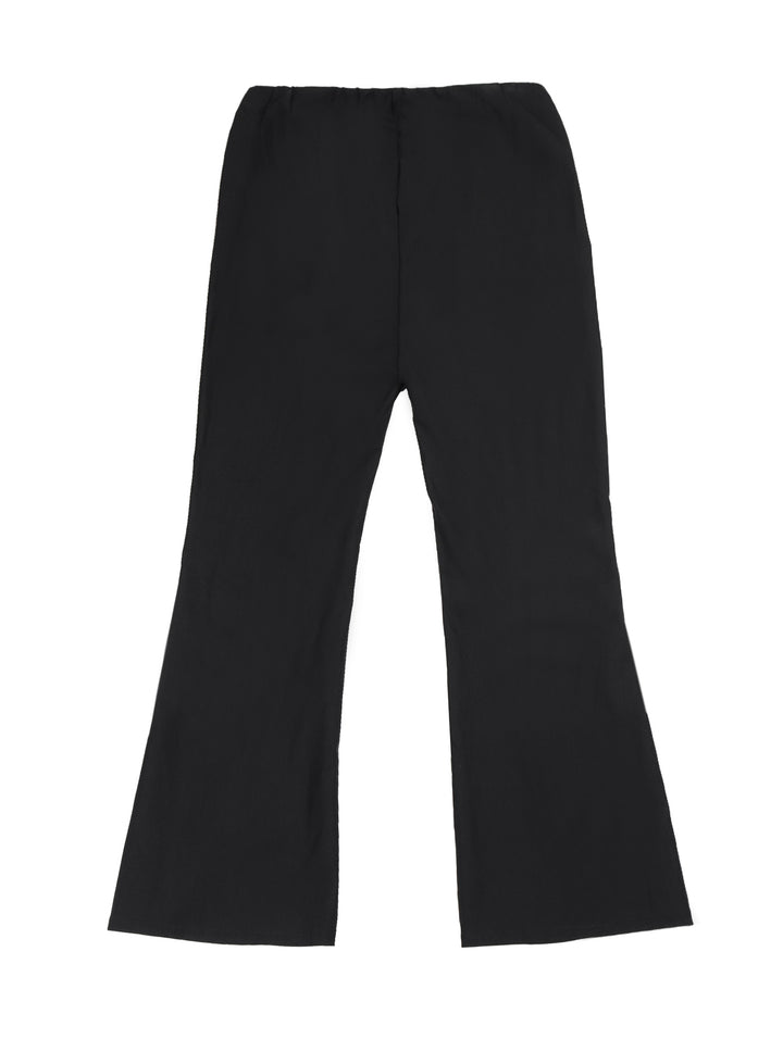 Pantalón de maternidad color negro con aberturas laterales en el ruedo.