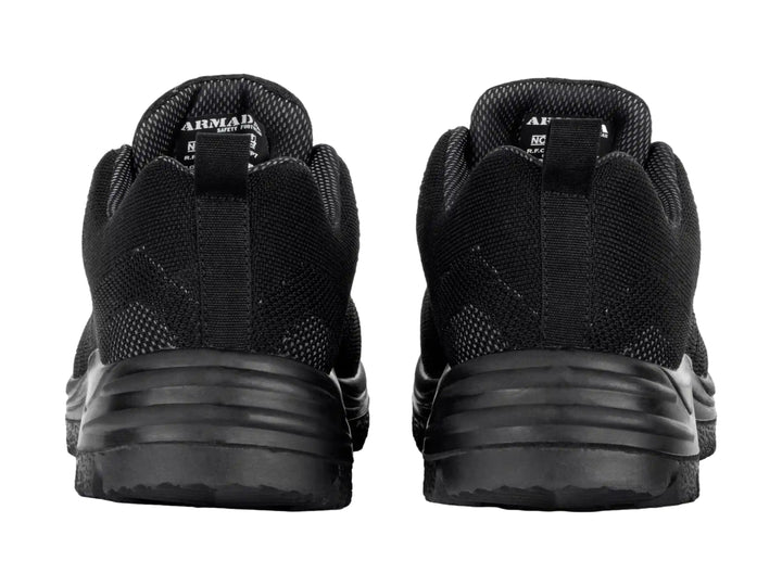 Zapato de seguridad ARMADA color negro con acabado textil y suela gruesa.