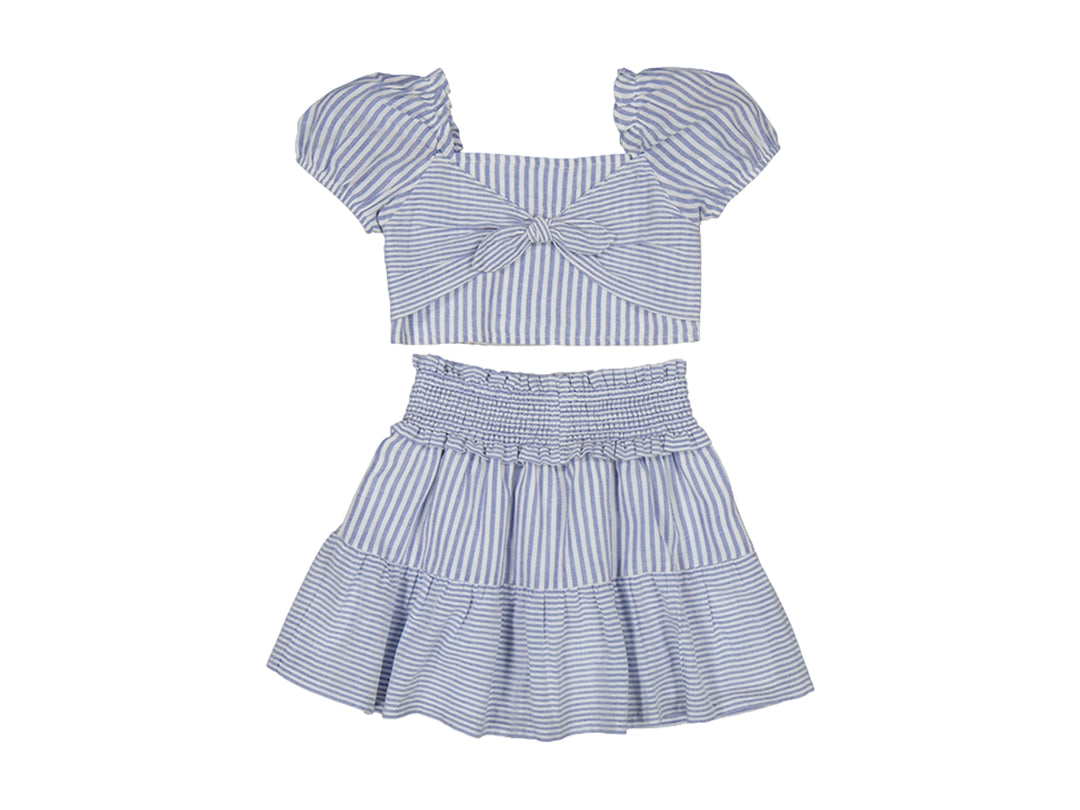 Conjunto de top y falda a rayas color índigo y blanco.
