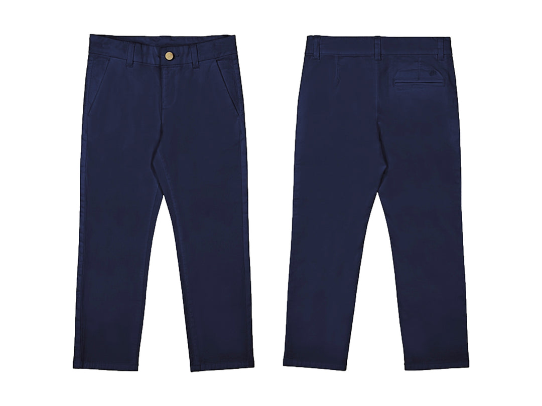 Vista frontal y posterior de un pantalón chino color azul marino para niño.
