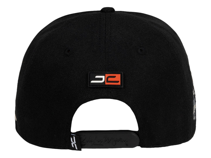 Gorra snapback color negro con bordado &