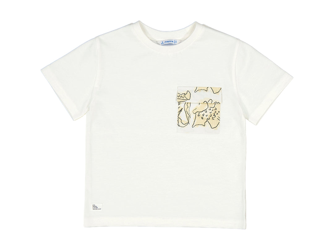 Camiseta color nata de manga corta con un bolsillo estampado en el pecho.