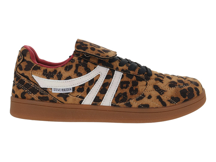 Tenis Steve Madden modelo Madrid con estampado de leopardo, detalles en blanco y suela color marrón.