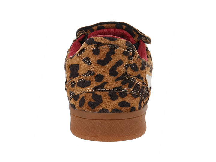 Tenis Steve Madden modelo Madrid con estampado de leopardo, detalles en blanco y suela color marrón.