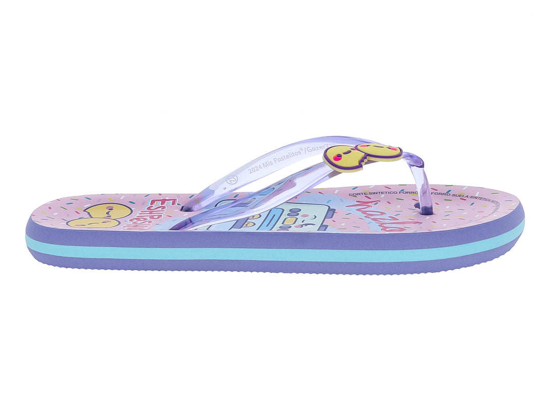 Sandalias infantiles tipo flip-flop en color lila y azul con detalles decorativos.