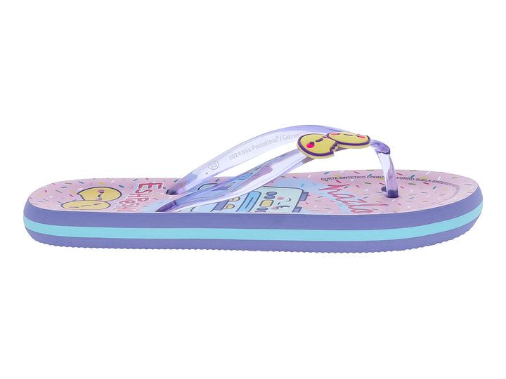 Sandalias infantiles tipo flip-flop en color lila y azul con detalles decorativos.