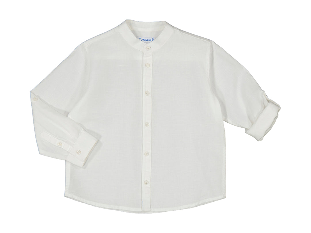 Camisa blanca de manga larga con cuello mao y botones frontales para niño.