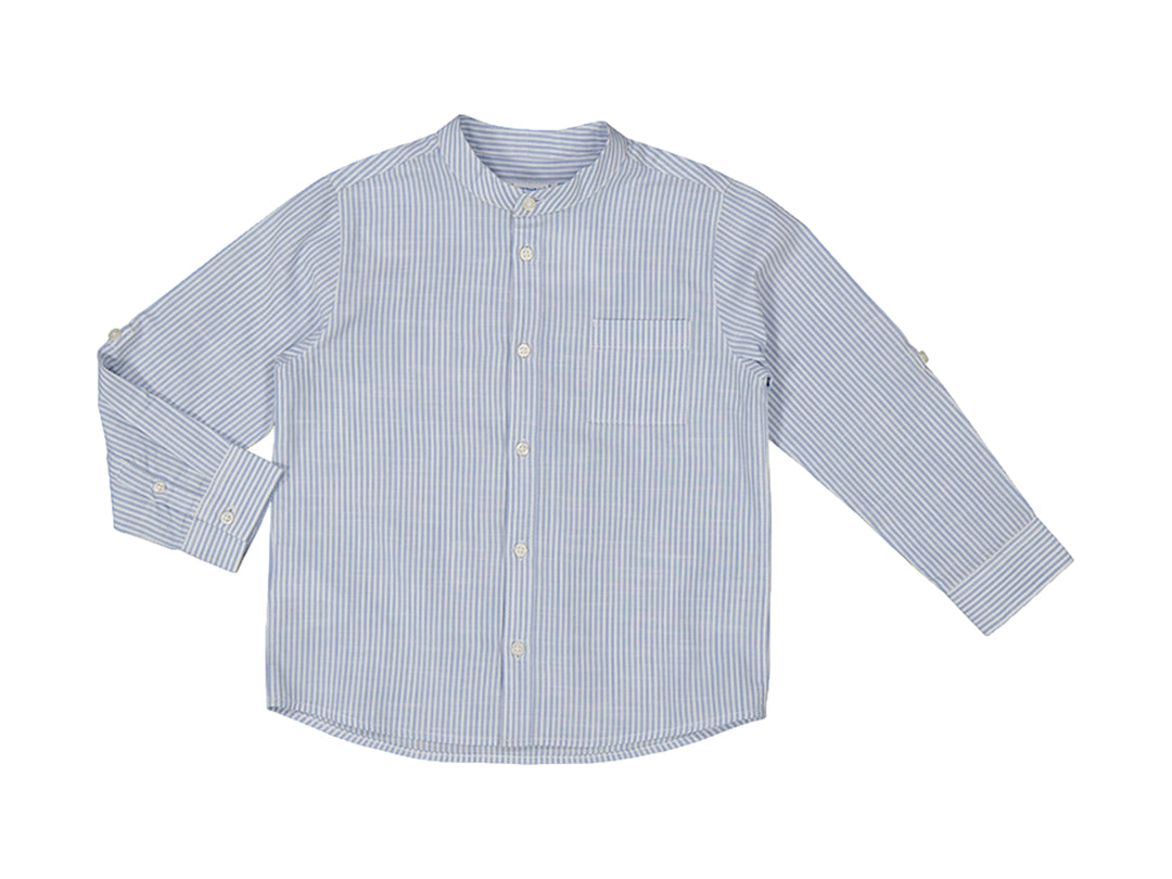 Camisa infantil de manga larga con rayas verticales celeste y blanco, cuello mao y botones frontales.