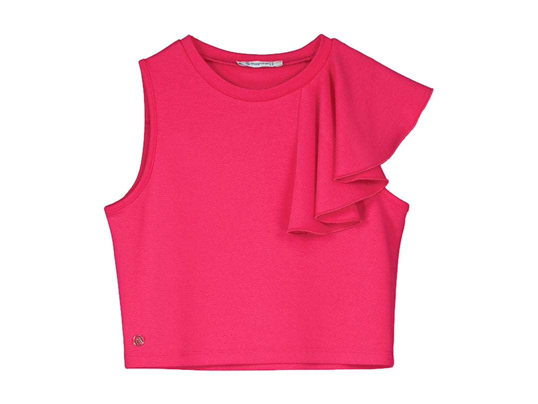 Blusa rosa fucsia sin mangas con detalle de volante en el hombro.