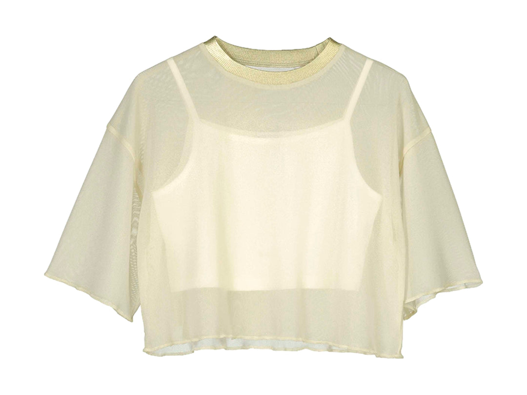 Conjunto de blusa de tul color crudo con camiseta interior a juego.