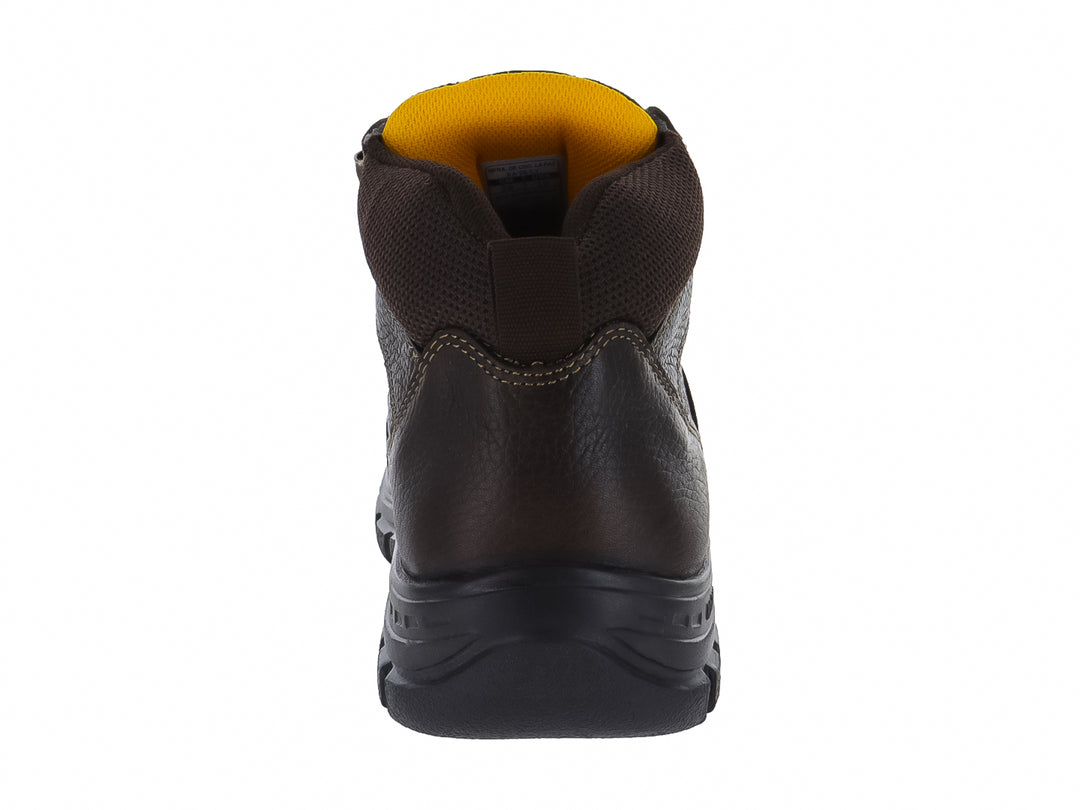 Bota de cuero color café con suela negra gruesa y agujetas.