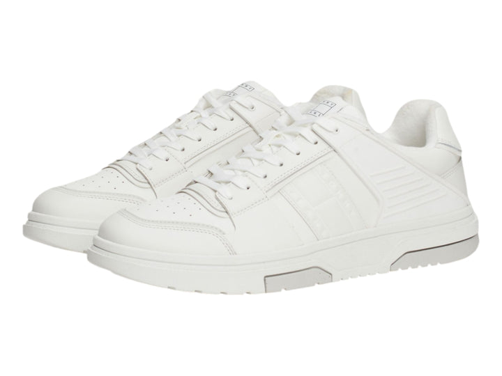 Tenis Tommy Hilfiger modelo The Brooklyn Hybrid Urban en color blanco ecru, diseño casual y moderno.
