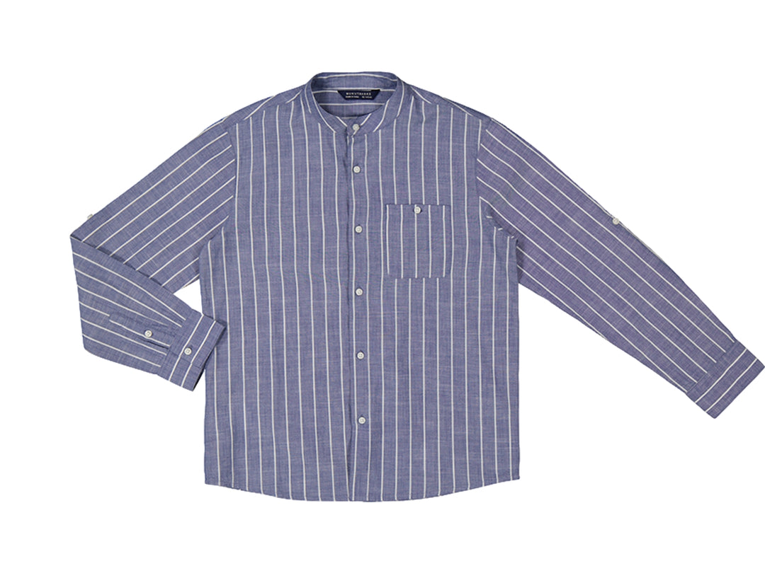 Camisa azul marino a rayas blancas con cuello mao y manga larga para niño.